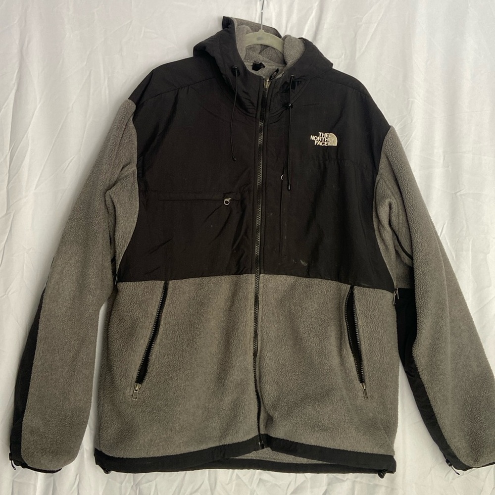Hooded men’s north face zip up